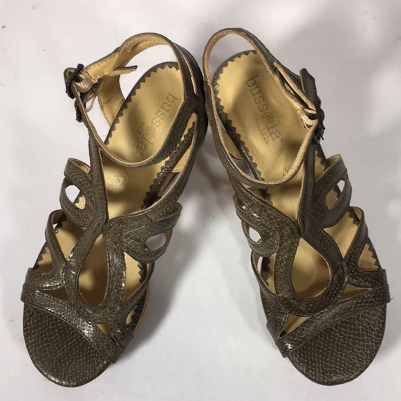 NWOT Bussola Snakeskin Cage Wedges - Picture 6 of 8